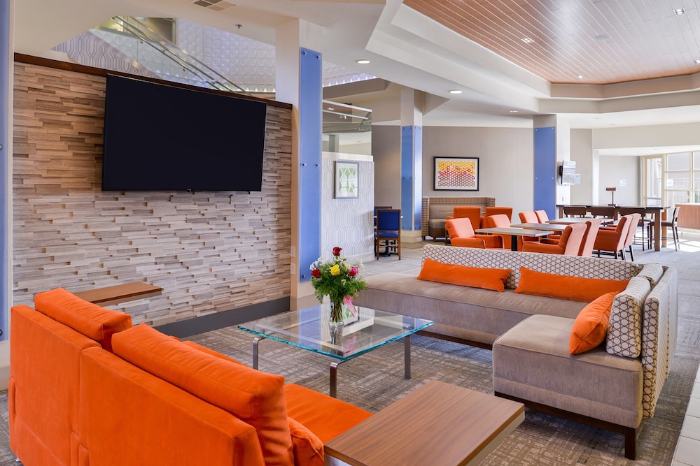 Holiday Inn Express & Suites Elk Grove Central Hwy 99 by IHG - photo 63