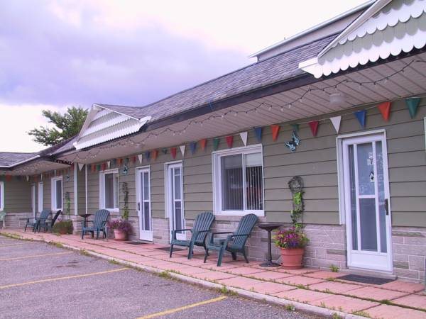 Haileybury Beach Motel in Temiskaming Shores, Canada
