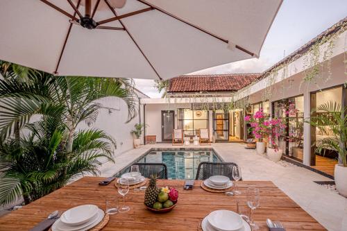 Villa Lemone 4 by Bali Villa Solutions — 4-Star Luxury Hotel in Seminyak, Indonesia