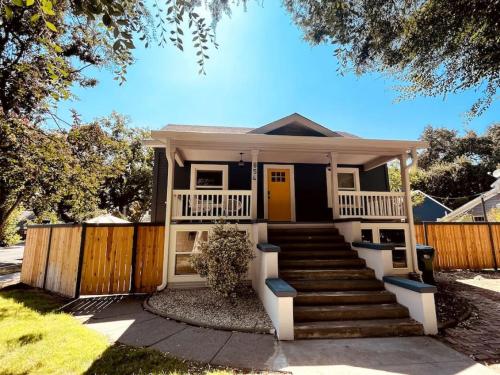Boho Bliss - carbon neutral hotel in Chico