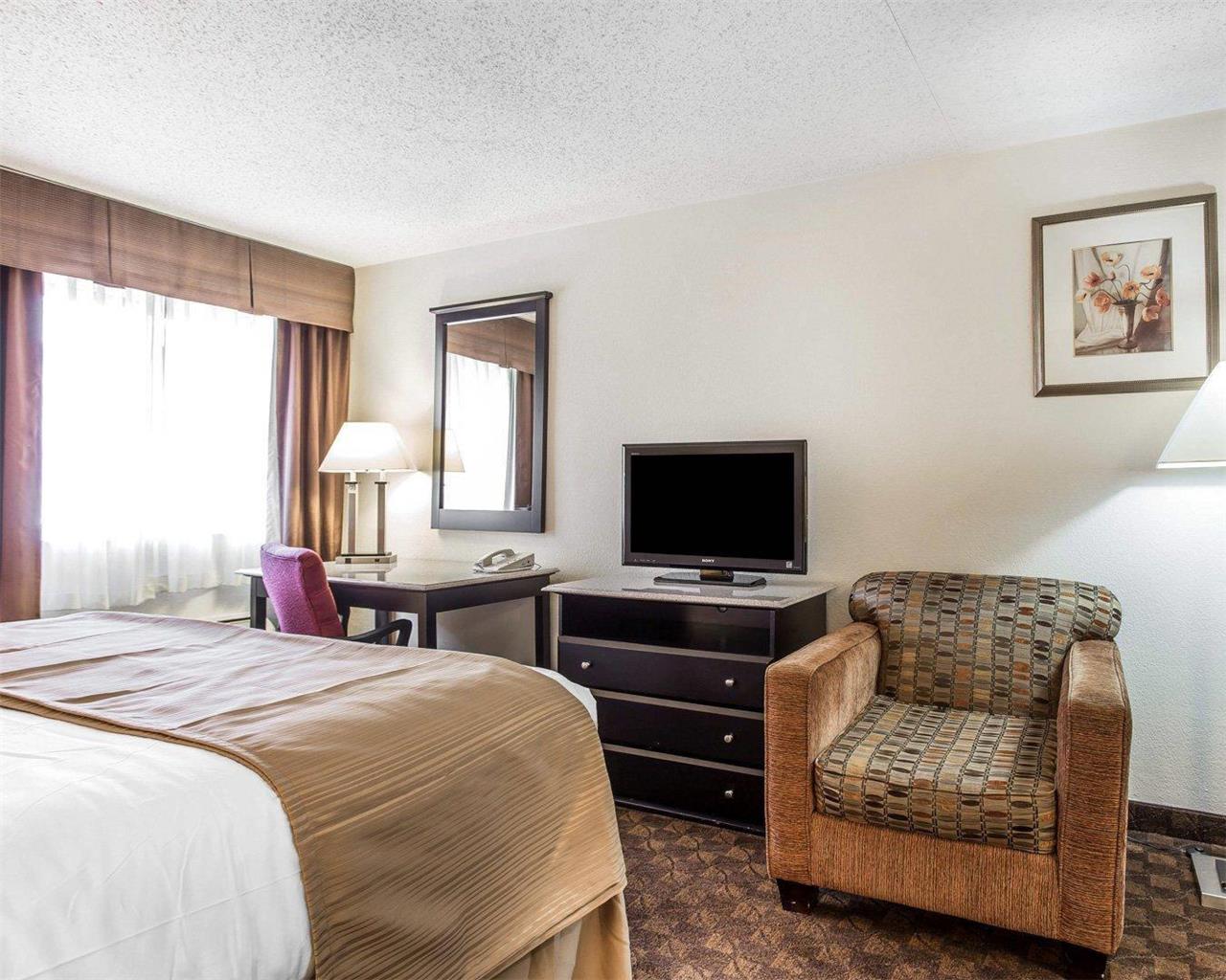 Quality Inn & Suites Coliseum - photo 7