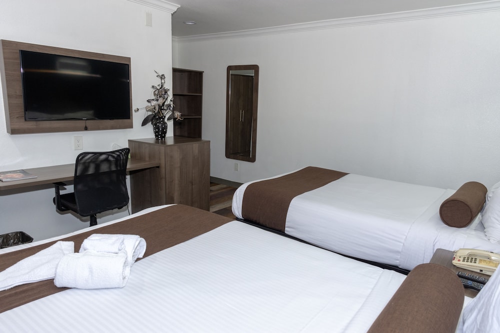 Value Inn Bellflower - photo 9