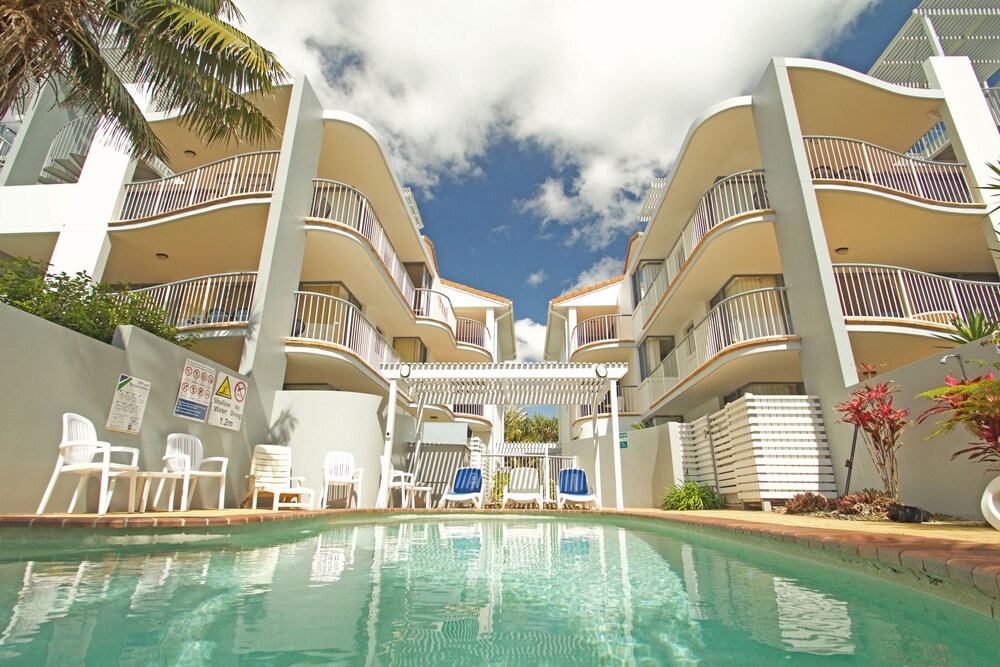 Surf Club Apartments — 4-Star Luxury Hotel in Marcoola, Australia