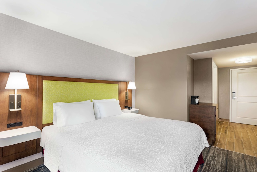 Hampton Inn Milwaukee Brookfield - photo 14