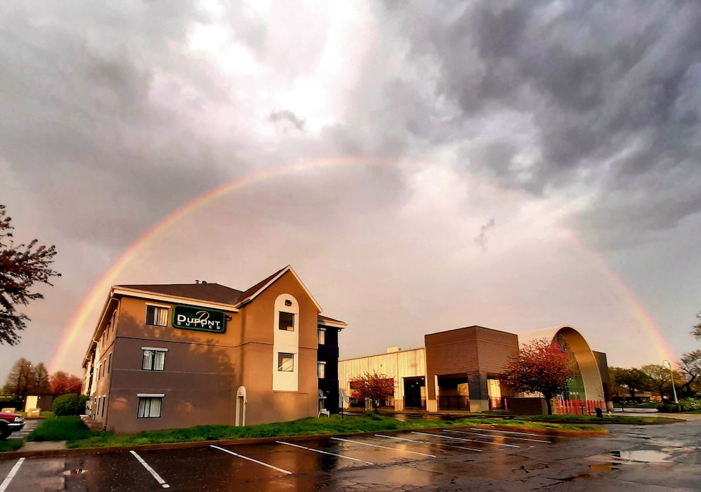 DuPont Suites - photo 20