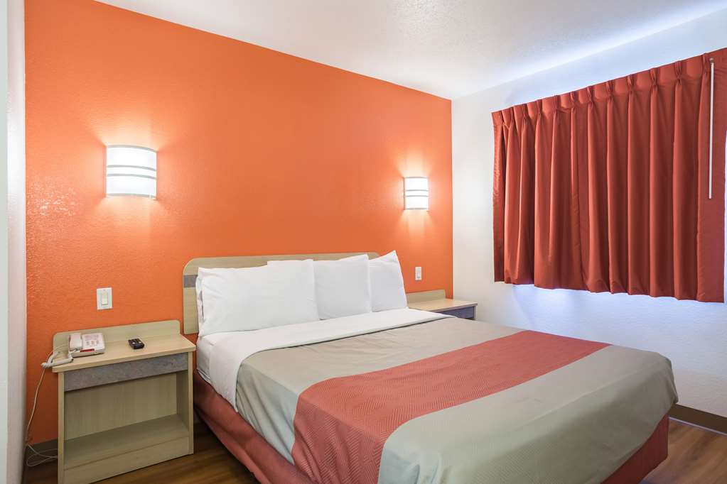 Motel 6 Dale IN - photo 21