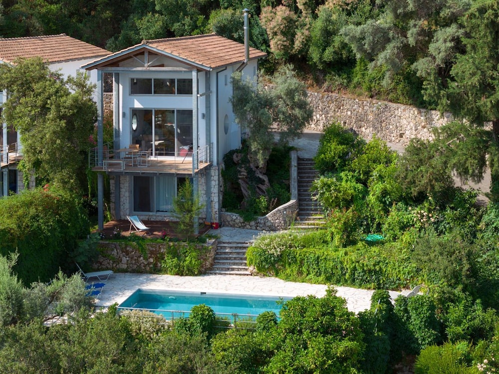 Villa Milos in Lefkada — 4-Star Luxury Hotel in Lefkada, Greece