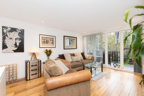 Immaculate 2BR Flat Greenwich 2 min Maze Hill St — 4-Star Luxury Hotel in London, United Kingdom