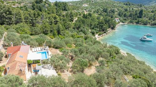 Holiday Home Nina Plitvine — 4-Star Luxury Hotel in Vela Luka, Croatia