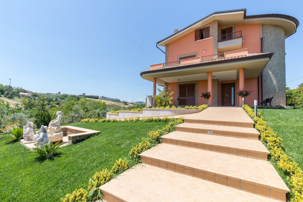 B&B Paradiso — 4-Star Luxury Hotel in Vasto, Italy