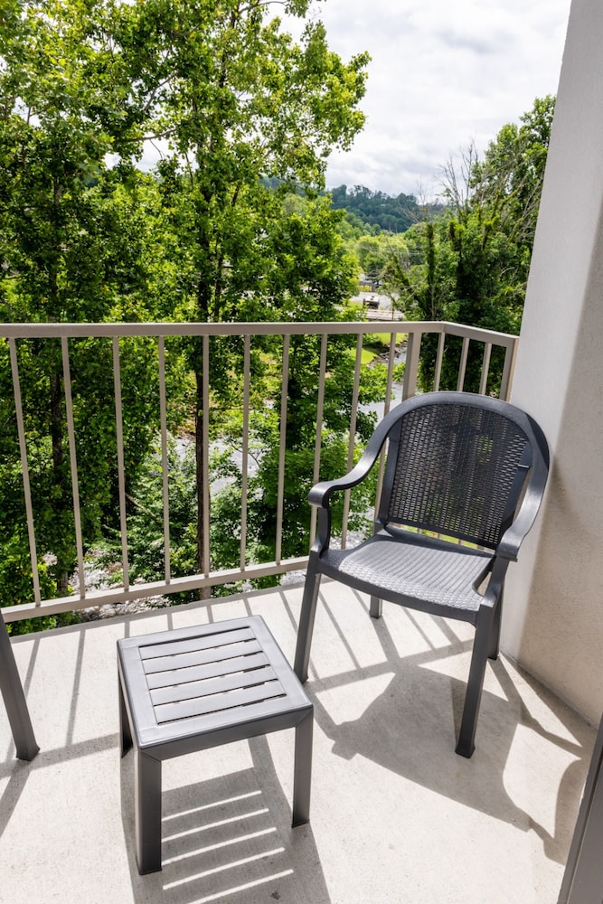 Twin Mountain Inn & Suites - photo 13