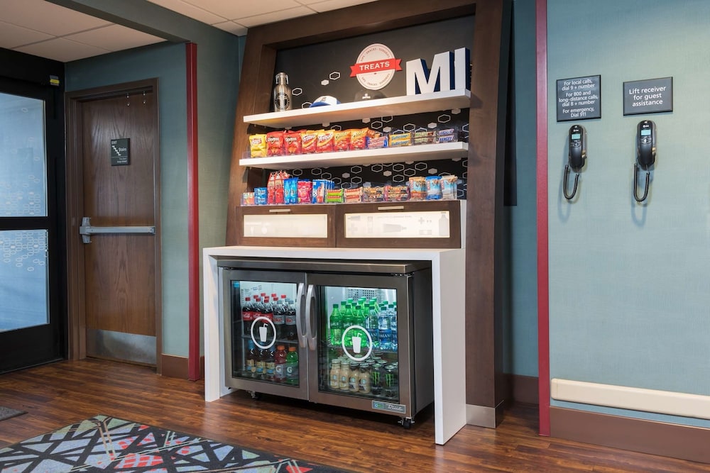 Hampton Inn Grand Rapids South - photo 12