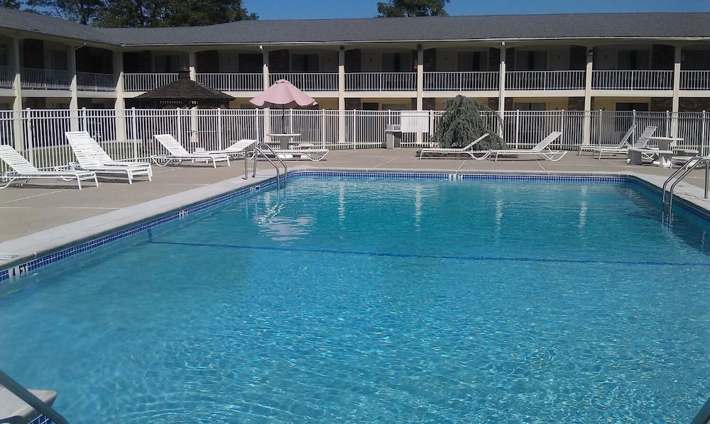 Crystal Inn Eatontown - photo 13