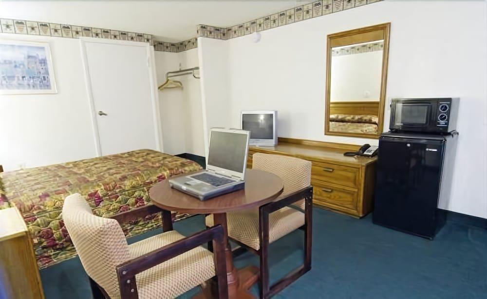 712 Inn - photo 9