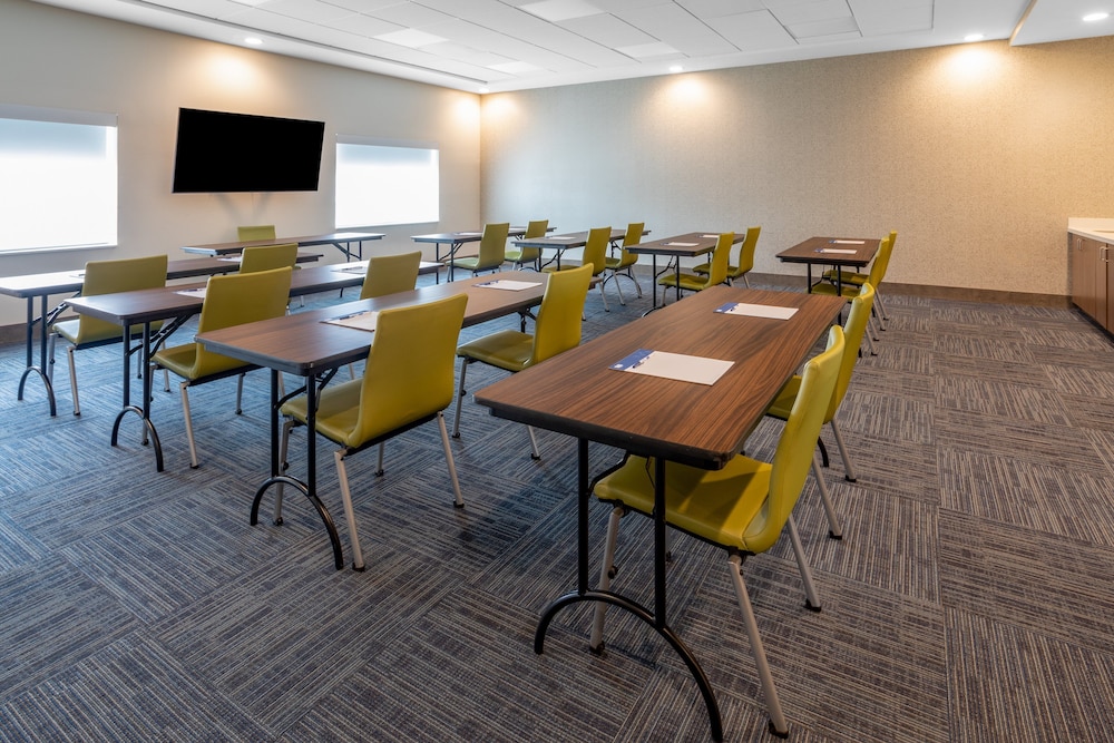 Holiday Inn Express & Suites Wildwood The Villages by IHG - photo 72