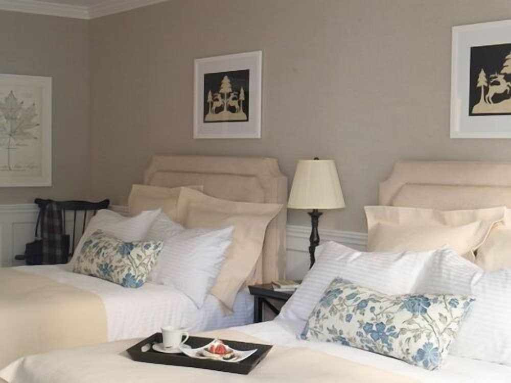 The White Hart - photo 4