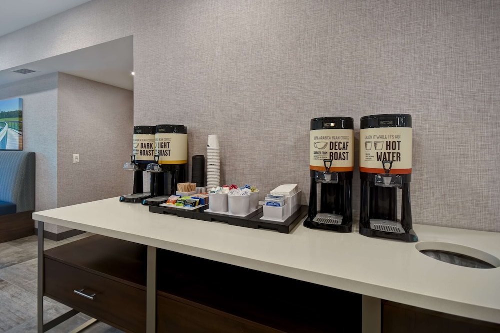 Hampton Inn Potomac Mills Woodbridge - photo 35