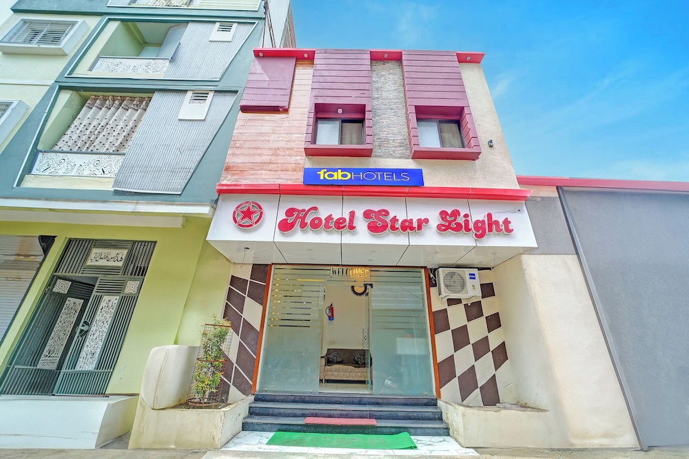 Fabhotel Starlight Inn in Ujjain, India