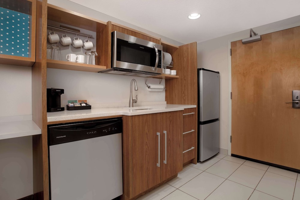 Home2 Suites by Hilton Gainesville Medical Center - photo 24