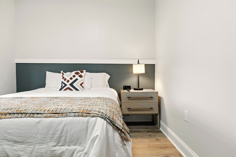 Hillside Motel LLC - photo 73