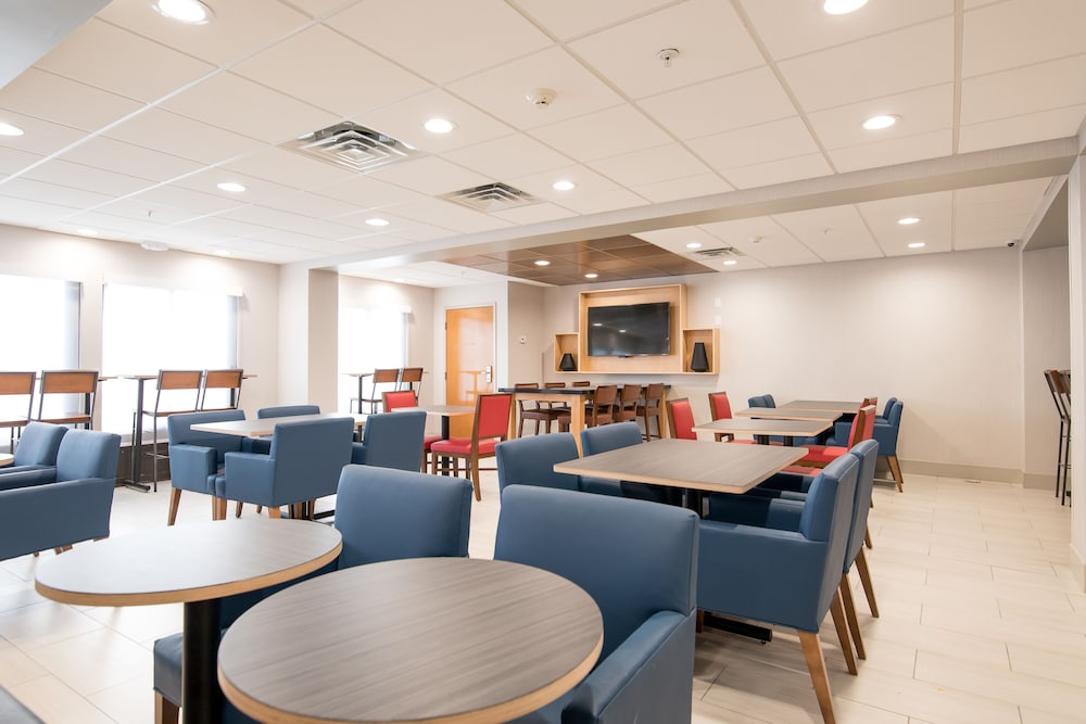 Holiday Inn Express Atlanta Stone Mountain by IHG - photo 32
