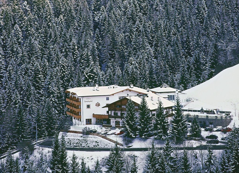 Ganischgerhof Mountain Resort & Spa in Nova Ponente, Italy