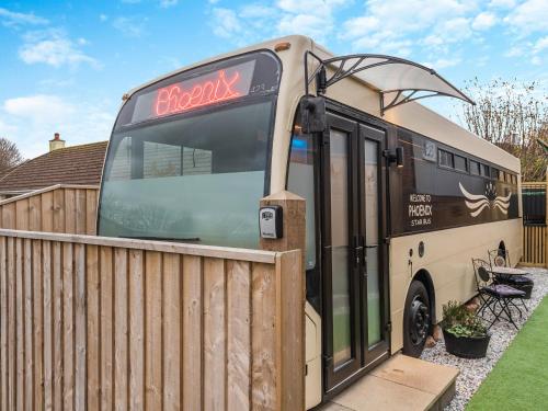 Phoenix Star Bus - last minute hotel in Unknown City