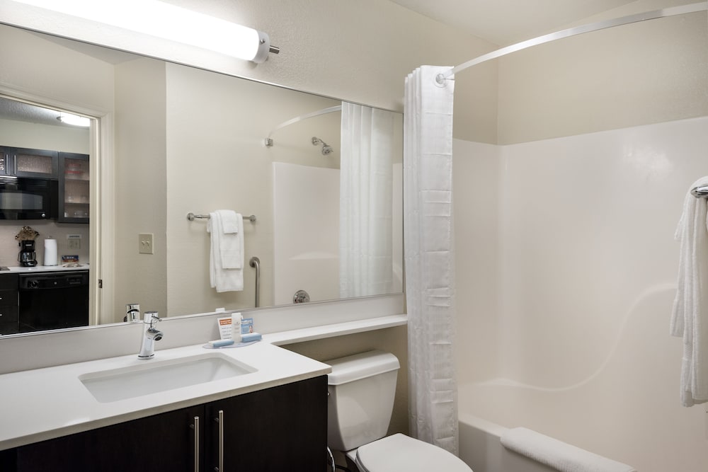 Candlewood Suites Charlotte Arrowood by IHG - photo 17