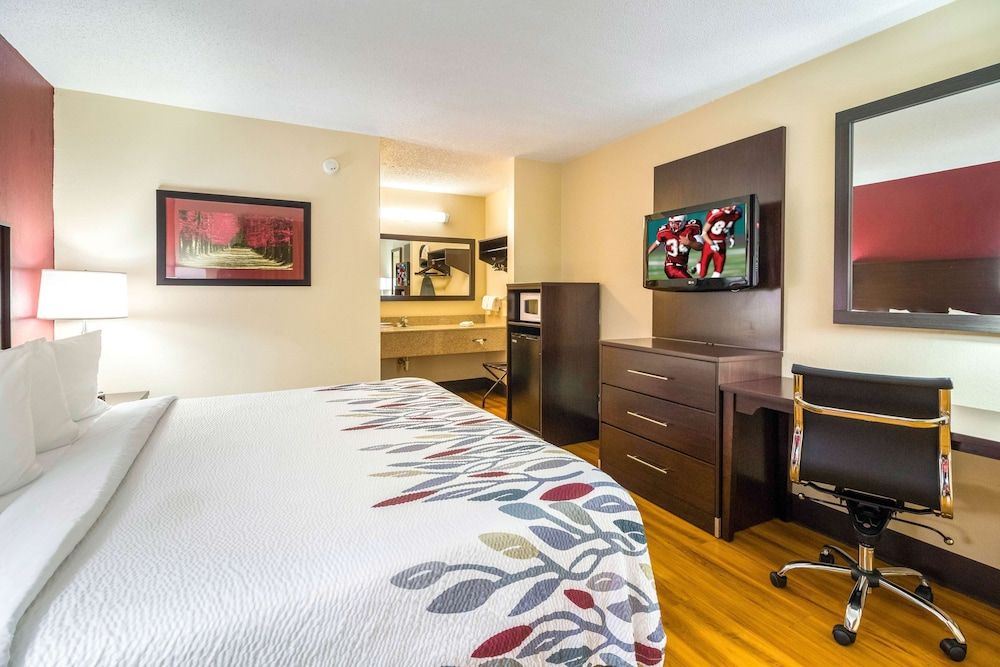Red Roof Inn Clarksville - photo 15