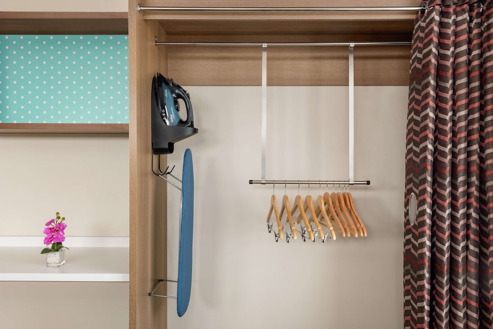 Home2 Suites by Hilton Bismarck - photo 13