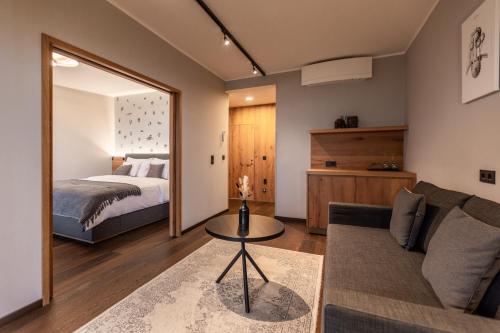 Tschermonegg Wohnen beim Wein — hotel in Sulz