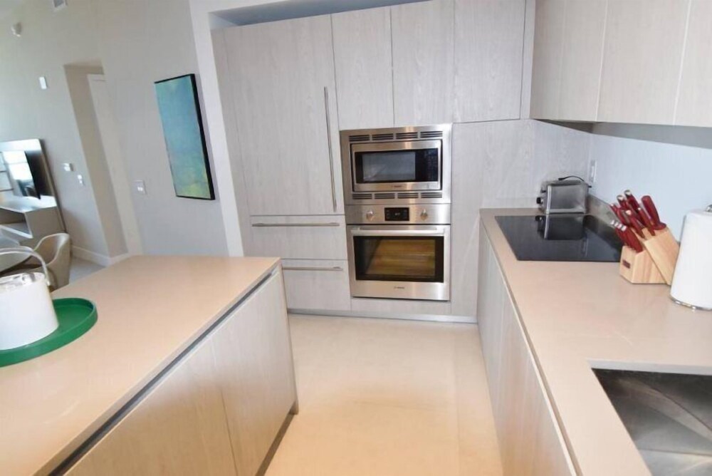 Ocean And Bay Views 1 Bed 1 Bath @ Hyde Resort - photo 16
