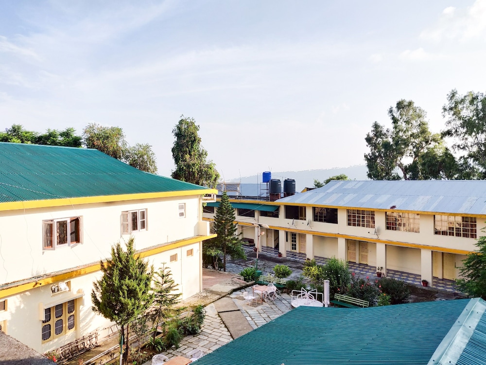 Pops Hotel & Restaurant in Palampur, India
