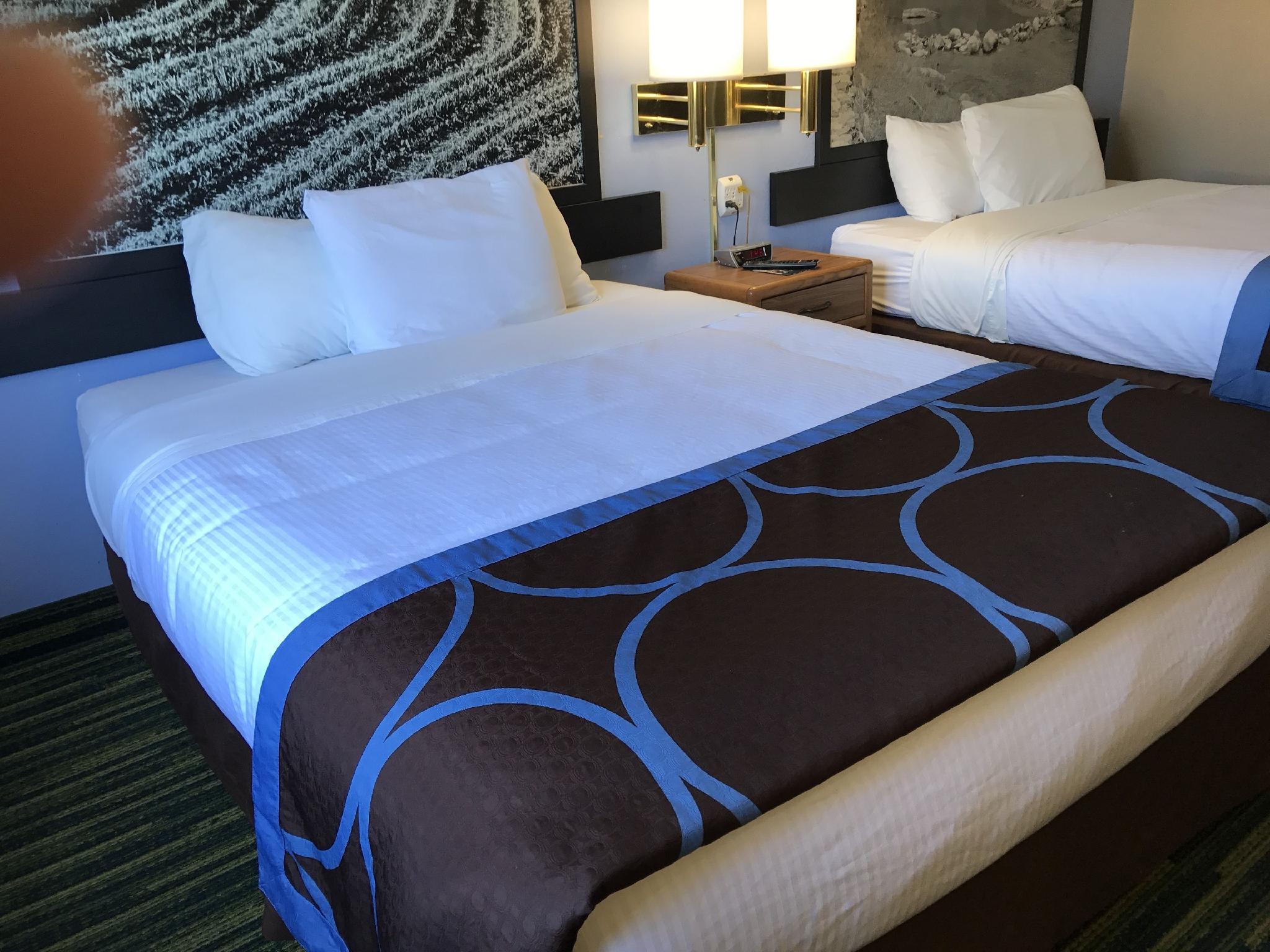 Boarders Inn & Suites by Cobblestone Hotels Waterloo Cedar Falls - photo 8