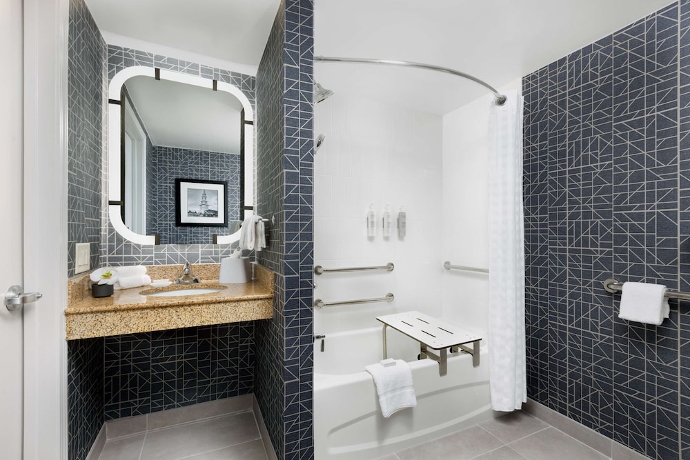 Homewood Suites by Hilton Portsmouth - photo 20