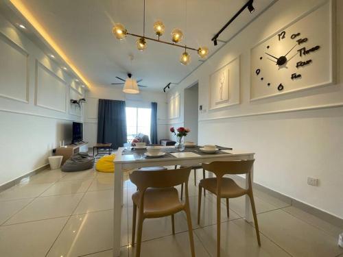10Pax 4 Room Hidden Gem Sri Petaling 3 min Bukit Jalil Stadium — 4-Star Luxury Hotel in Kuala Lumpur, Malaysia