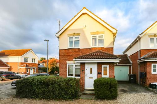 Comfortable 3 bed house in Chelmsford — 4-Star Luxury Hotel in Chelmsford, United Kingdom