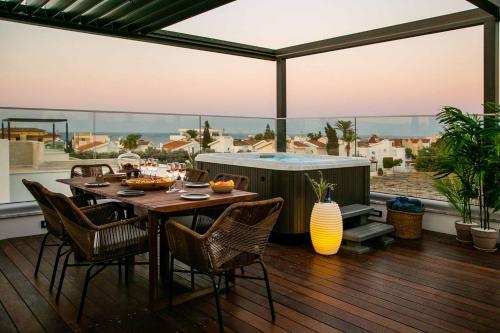 Chris Le Mare Gold Luxury Villa
