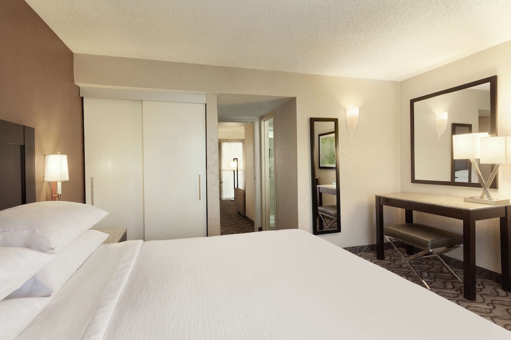 Embassy Suites by Hilton Arcadia Pasadena Area - photo 9