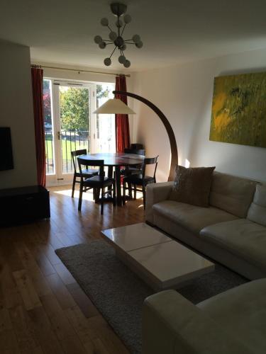 Beautiful Kingston apartment — 4-Star Luxury Hotel in Kingston Upon Thames, United Kingdom