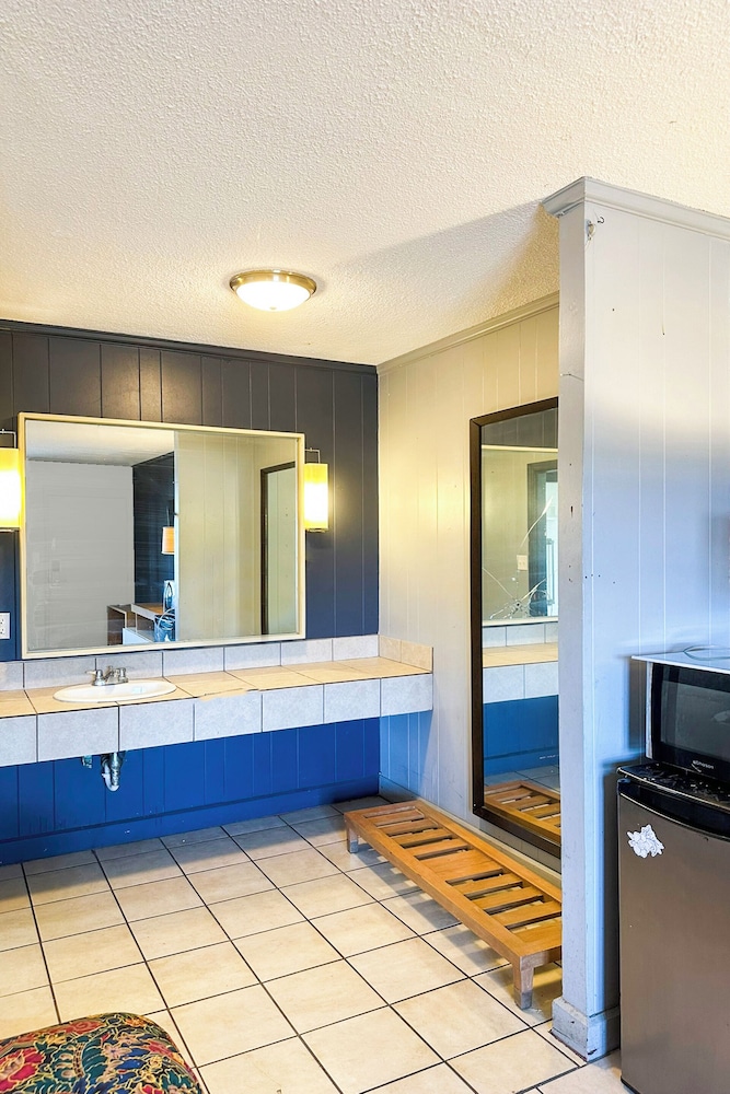 Sunrise Inn By OYO Albany - photo 22