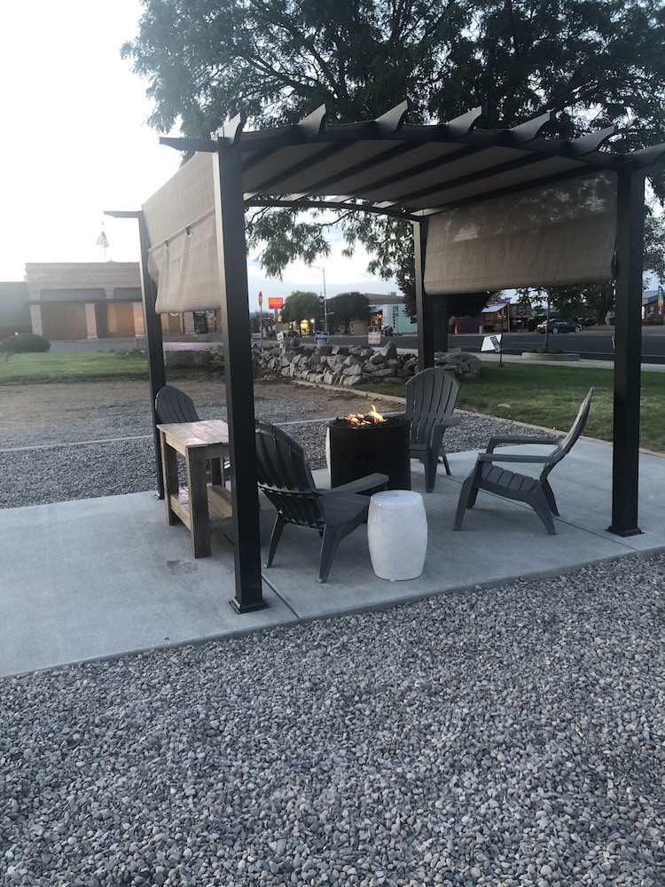 Blue Sage Inn & Suites - photo 44