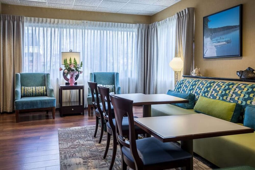 Hampton Inn Somerset - photo 66