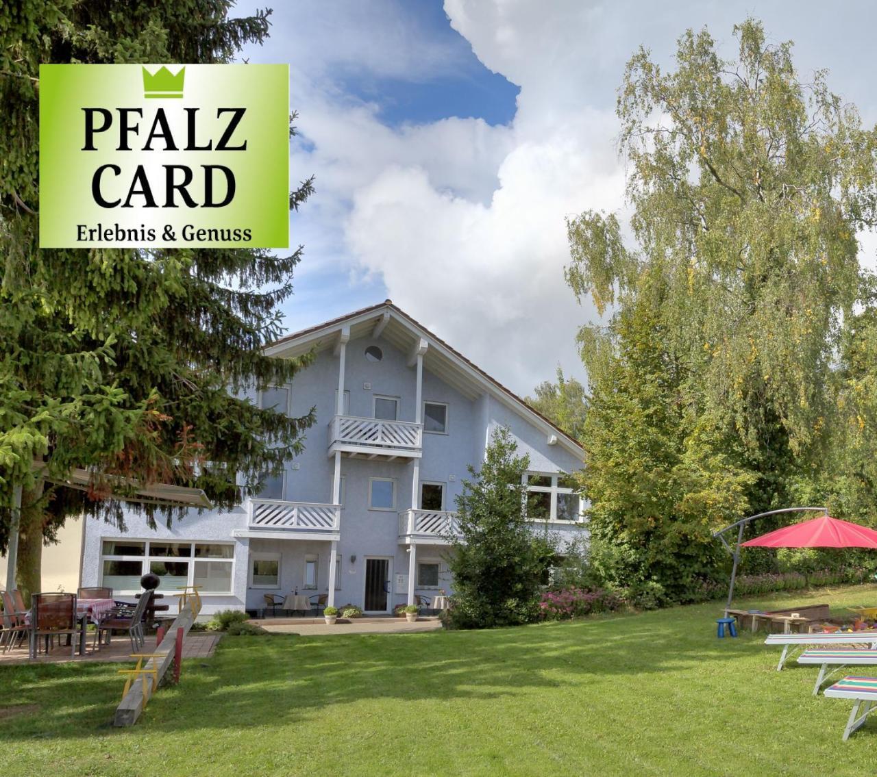 Ferienwohnungen Eichenhof — 4-Star Luxury Hotel in Bad Bergzabern, Germany