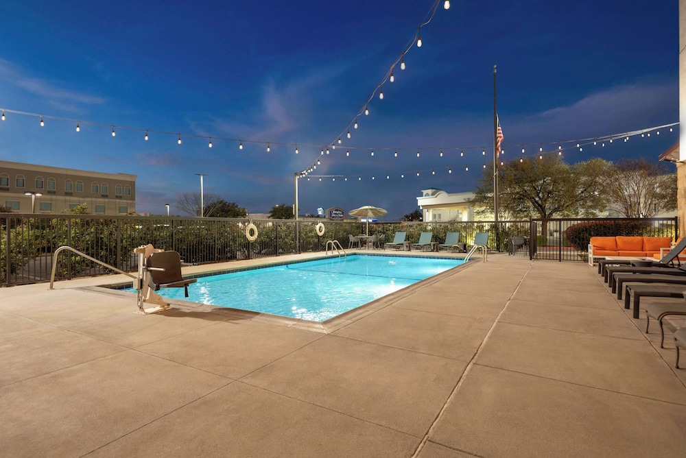 Hampton Inn & Suites San Marcos - photo 26