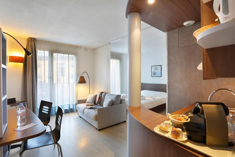 Suite Home Apt Luberon — 4-Star Luxury Hotel in Apt, France
