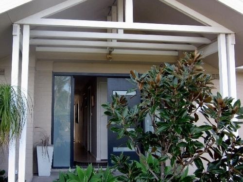 Surfside - carbon neutral hotel in Caves Beach