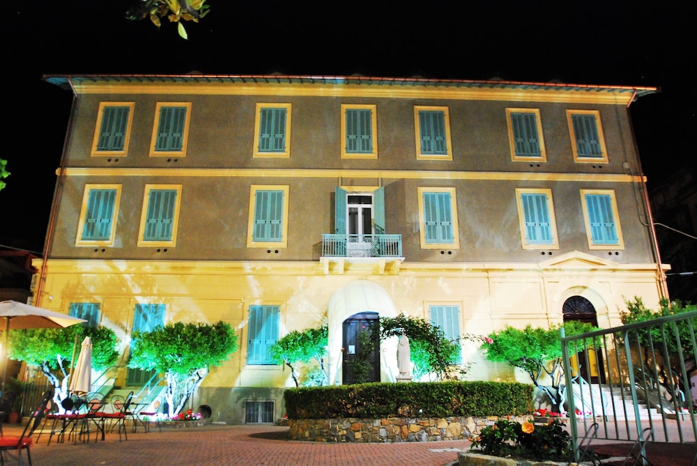 Hotel Villa Sophia — hotel in San Remo
