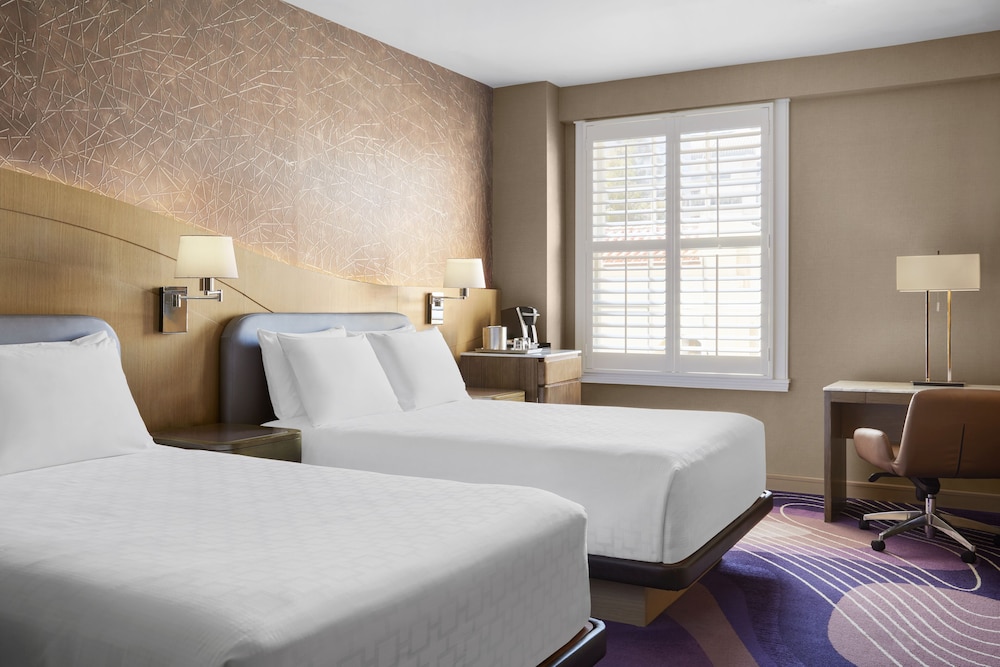 Pasadena Hotel & Pool - photo 12