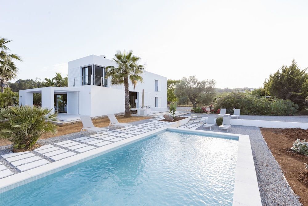 Can Guasch — 4-Star Luxury Hotel in Sant Joan De Labritja, Spain